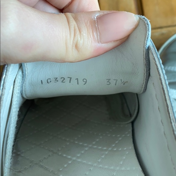 CHANEL white and silver sneakers 37.5 - Picture 5 of 8